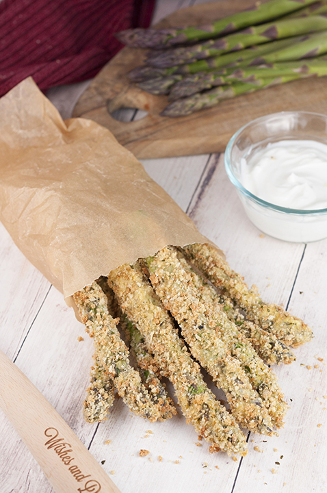 Simple Crispy Baked Parmesan Asparagus Fries with Creamy Lemon Dipping Sauce is a great recipe for a summer BBQ, summer side dish idea, healthy snack, or a picnic - you don't need to use your deep fryer with this recipe!