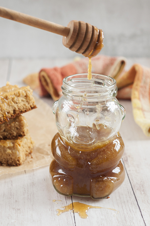 Quick Honey Breakfast Bread recipe is a combination of a dense cake and a quick bread, made with sweet honey, and comes out super moist every time! This is sweet enough to eat as a dessert recipe with a drizzle of honey!