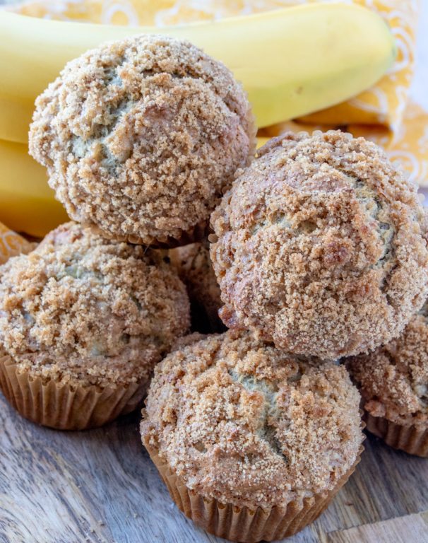 Easy Banana Crumb Muffins recipe: make these for a breakfast recipe for the family, brunch dish to pass, Easter brunch recipe idea, dessert or just because! The brown sugar crumb topping is seriously the best part!