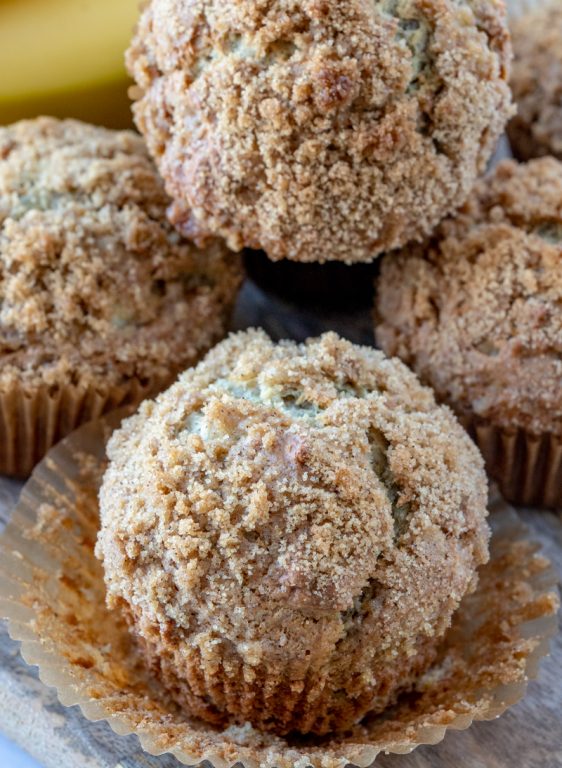 easy banana crumb muffins