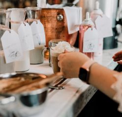Simple tips and tricks for Setting up a Coffee Bar for your Party! Invite a few freinds over and host a casual coffee bar party right at home or set it up for a large birthday party or wedding!