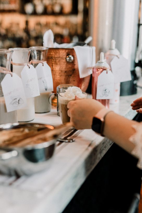 Simple tips and tricks for Setting up a Coffee Bar for your Party! Invite a few freinds over and host a casual coffee bar party right at home or set it up for a large birthday party or wedding! 