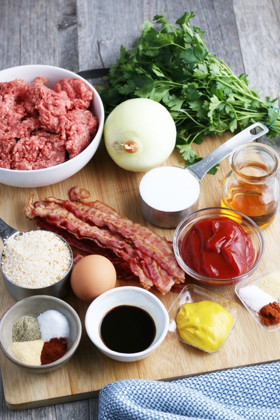 All the ingredients needed for how to make meatballs at home!