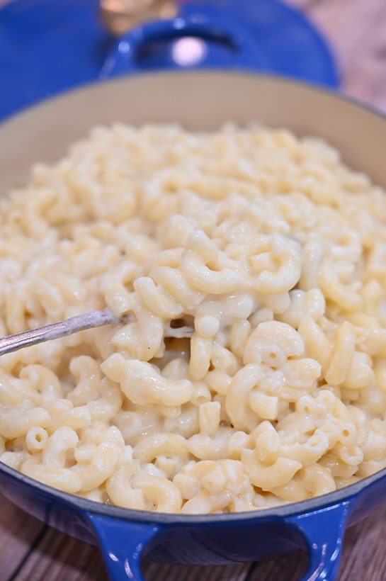 Easy Stovetop Macaroni & Cheese | Wishes and Dishes