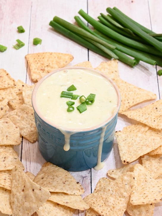 Restaurant-style White Queso Dip a creamy cheese dip is the perfect, easy appetizer recipe that contains just 5 ingredients and is ready in under 10 minutes!