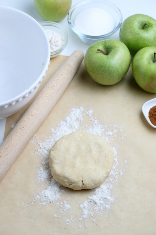 Ready to roll out the dough for the apple crostata recipe