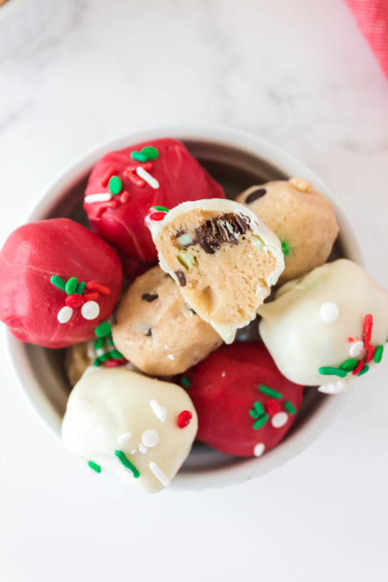 Christmas Edible Cookie Dough Balls recipe is so easy to make, made with no eggs, and especially perfect for holiday dessert trays!