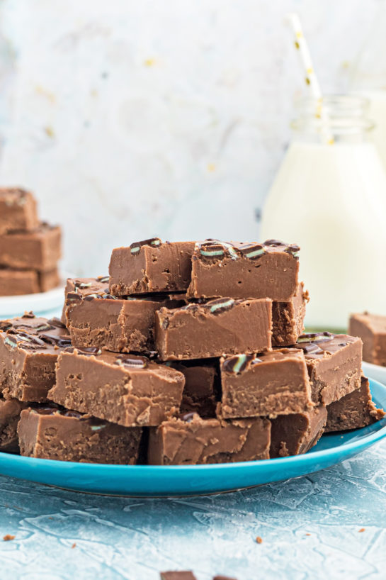 This is a super easy recipe for Andes Candy Mint Fudge! Rich, mint chocolate flavored Andes fudge will quickly become one of your favorite easy dessert recipes!