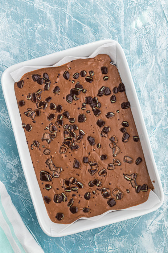 Overheadphoto of the finished Andes Mint Fudge recipe in the pan