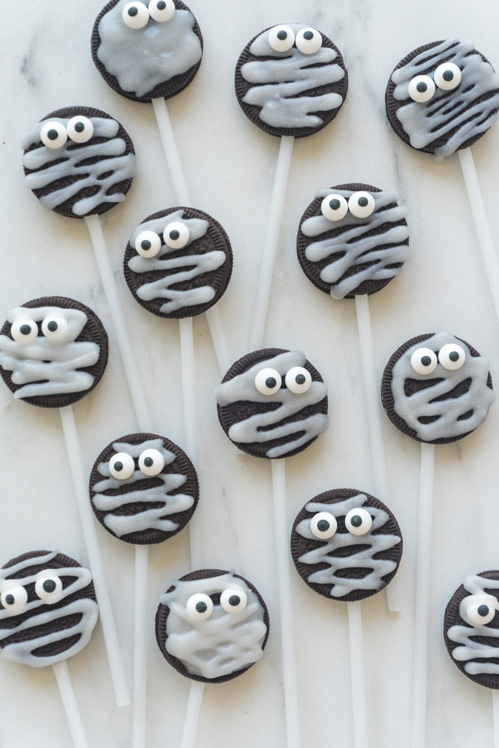 Mummy Oreo Pops | Wishes and Dishes