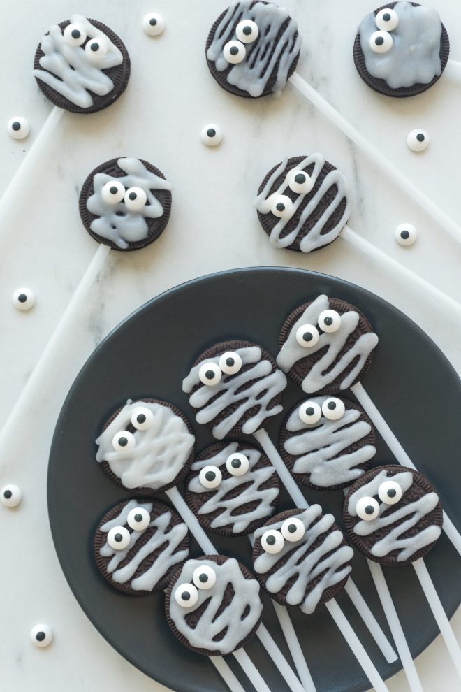 Mummy Oreo Pops | Wishes and Dishes