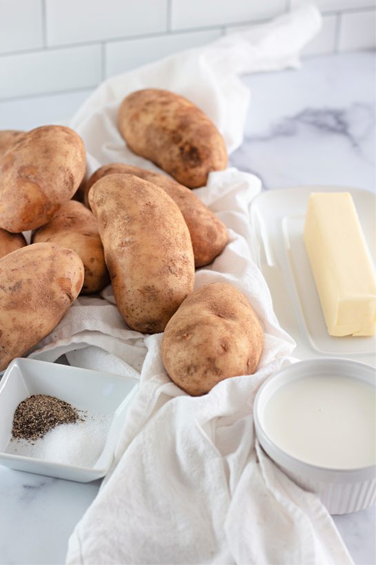 Ingredients to make the Amish mashed potatoes recipe