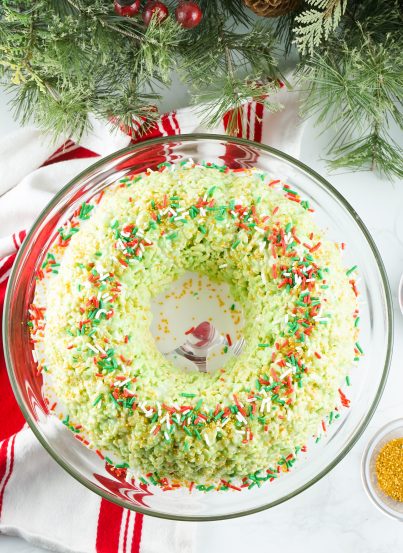 Overheard shot of the finished Rice Krispies Treats Wreath Cake recipe