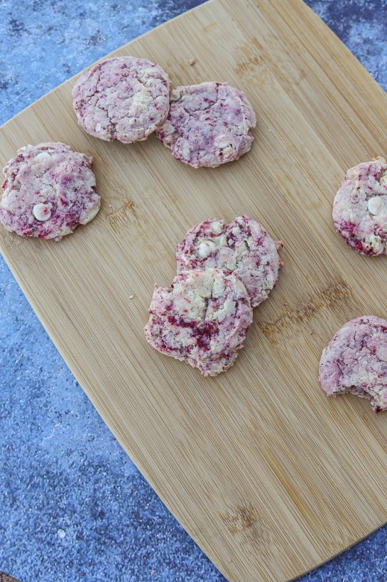 White Chocolate Chip Thimbleberry Cookies recipe. This cookie recipe is pretty to look at, and just the thing to make with boxed pudding!