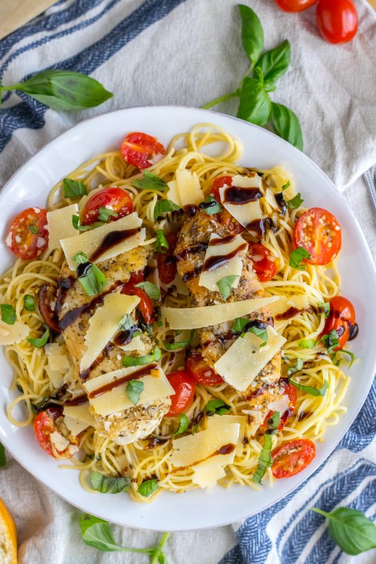 Bruschetta Chicken Pasta recipe with a simple but flavorful bruschetta, seasoned chicken, and balsamic glaze that brings the whole dish together. Easy dinner recipe!