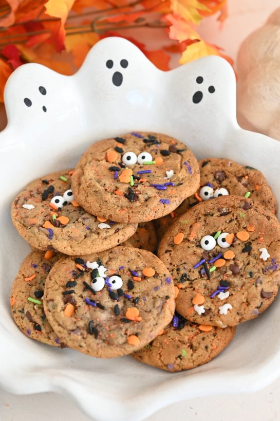 Halloween Monster Chocolate Chip Cookies recipe: the perfect blend of crisp edges and chewy centers, bursting with rich buttery flavor and gooey chocolate chips. Topped with playful candy eyes and a sprinkle of festive colors, they’re not just a treat—they’re a fun and spooky addition to any Halloween celebration.